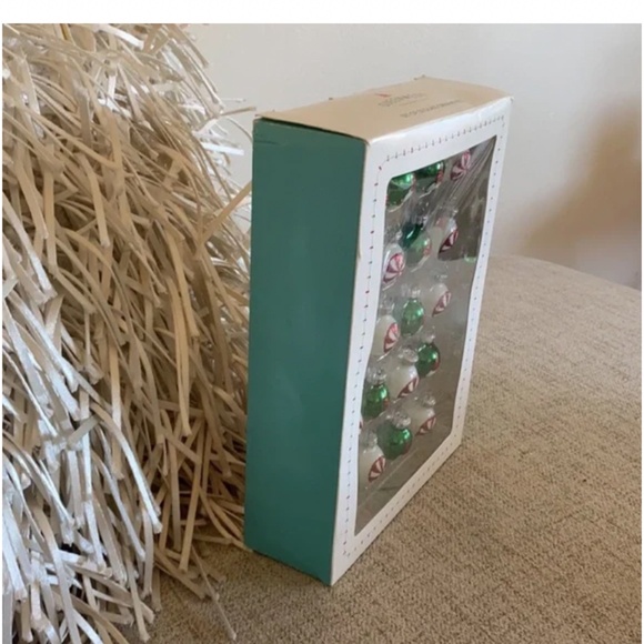 🪞 NEW set of 20 Mini candy cane / gnome printed holiday ornaments decorations - Picture 4 of 5